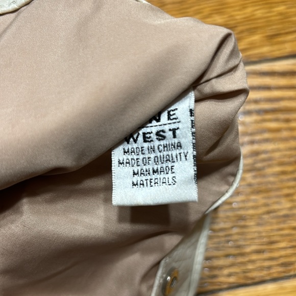 Nine West faux leather cream and tan tote. Logo and hardware in silver. - Picture 7 of 11